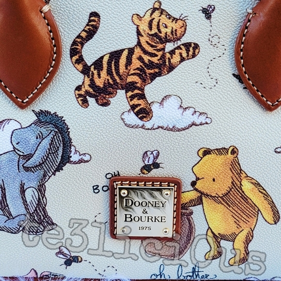 DISNEY DOONEY & BOURKE WINNIE THE POOH SATCHEL - Picture 4 of 10